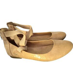 B.Ø.C Womens Beige Ballet Flats With Elastic Straps & Zipper Closure Size 8